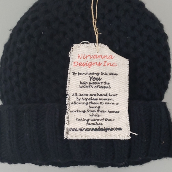Nirvana Designs merino wool beanie with pom - Picture 3 of 3